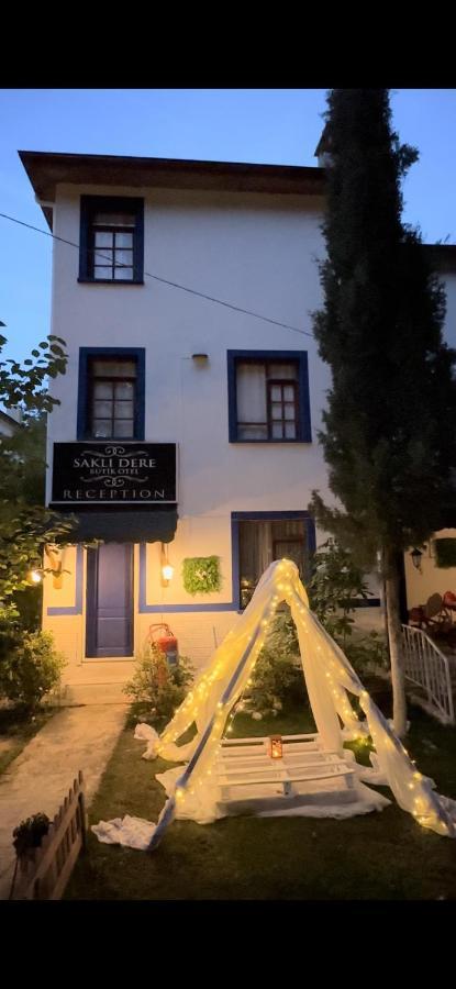 Sakliderebutikotel 에드레미트 외부 사진