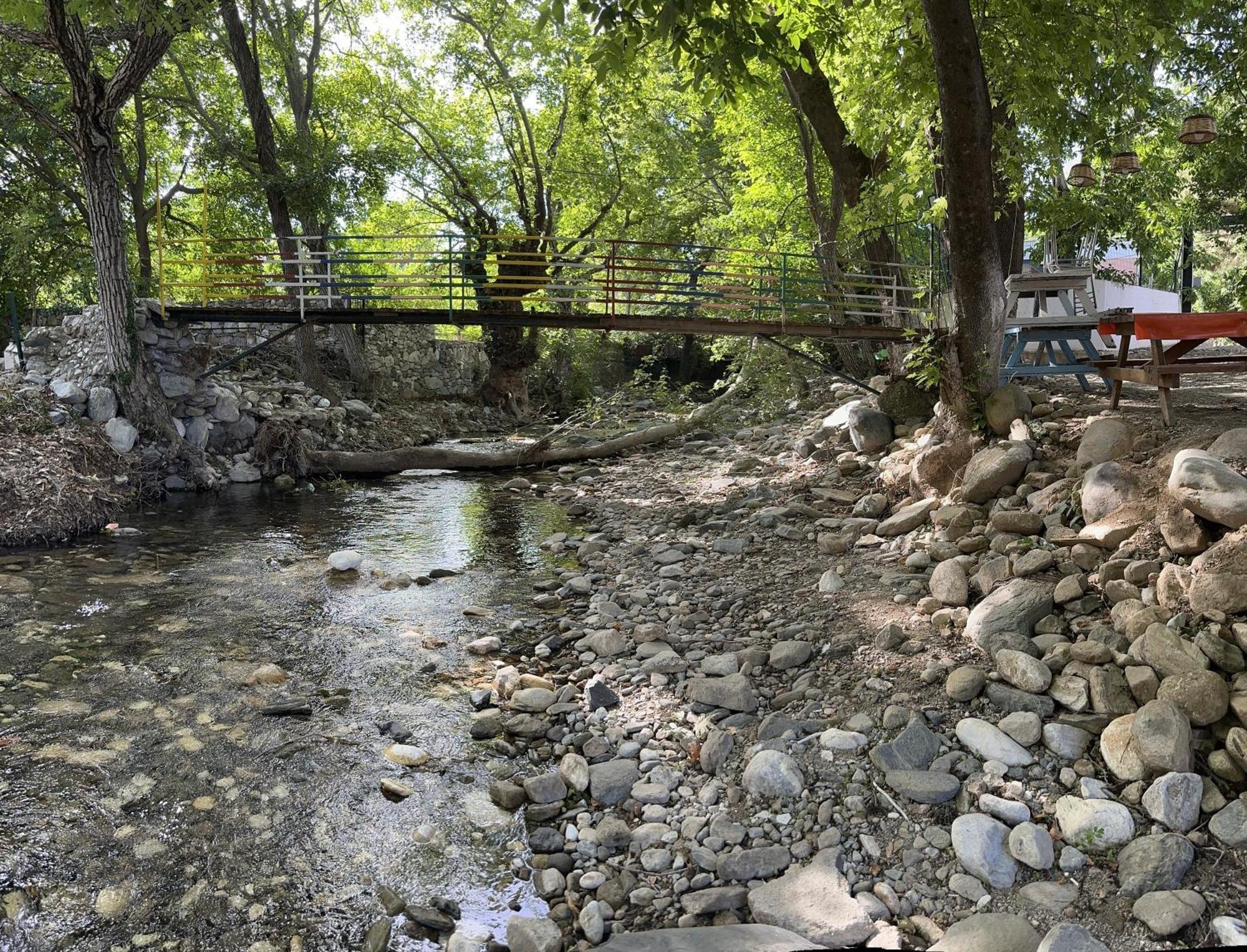 Sakliderebutikotel 에드레미트 외부 사진